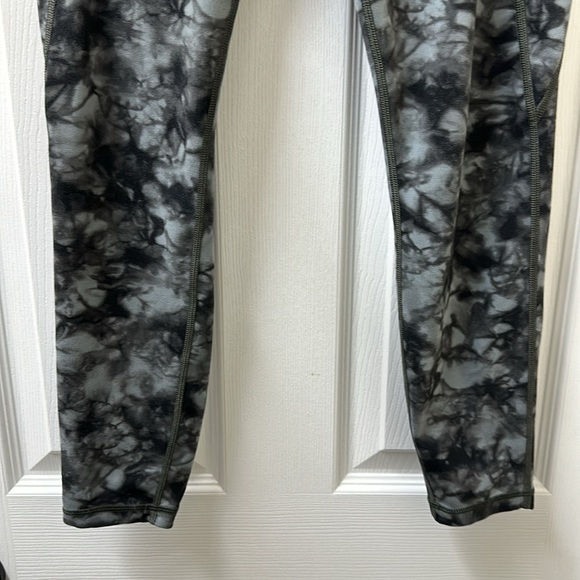 Athleta Powervita Tie-Dyed Salutation Leggings - Picture 5 of 12